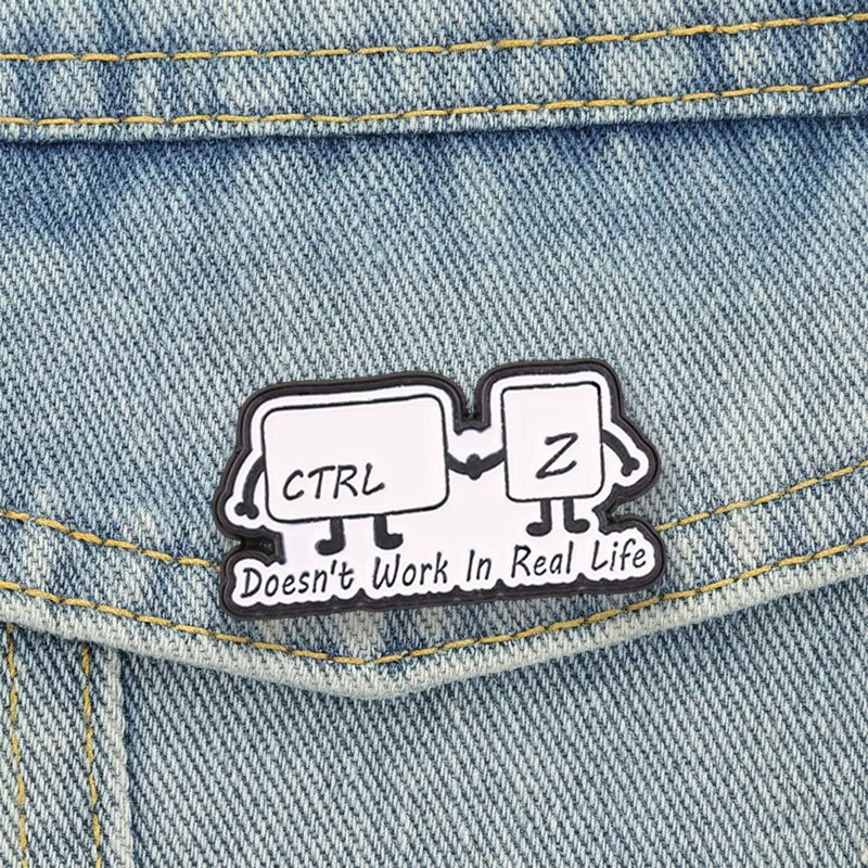 Funny Tech Meme Enamel Pins Ct – Tech Accessories For Work recenzja i cena