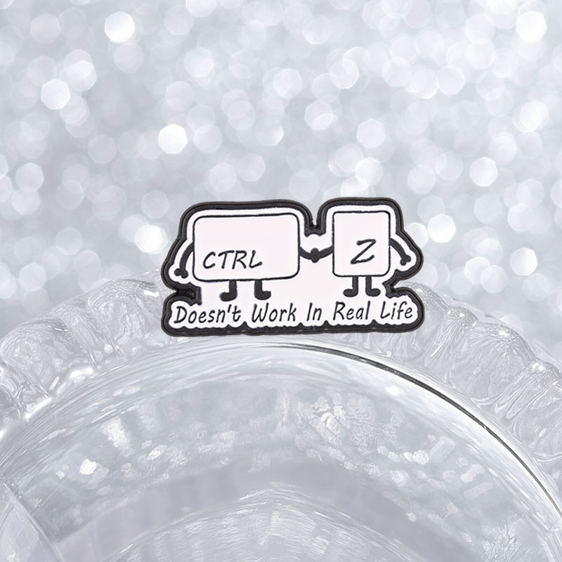 Funny Tech Meme Enamel Pins Ct – Tech Accessories For Work recenzja i cena