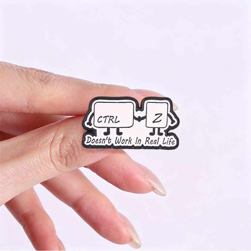 Funny Tech Meme Enamel Pins Ct – Tech Accessories For Work recenzja i cena